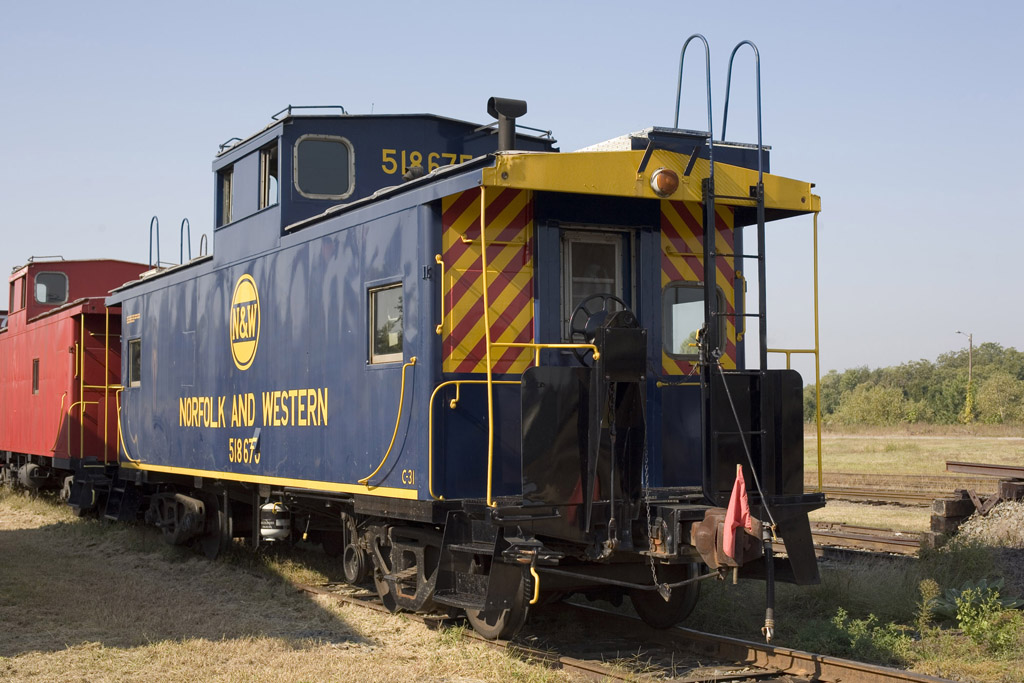 07-NW Caboose